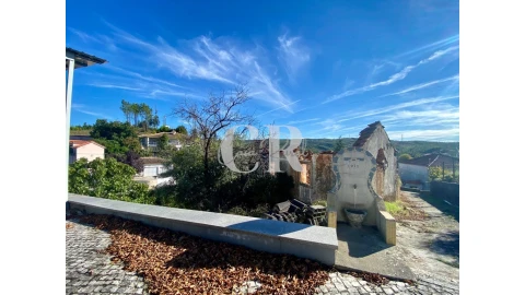 Moradia T2 para Venda em Castanheira de Pêra e Coentral