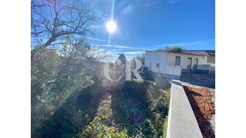 Moradia T2 para Venda em Castanheira de Pêra e Coentral