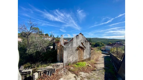 Moradia T2 para Venda em Castanheira de Pêra e Coentral