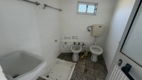 Moradia T4 para Venda em Atalaia e Alto Estanqueiro-Jardia