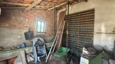 Moradia T4 para Venda em Atalaia e Alto Estanqueiro-Jardia
