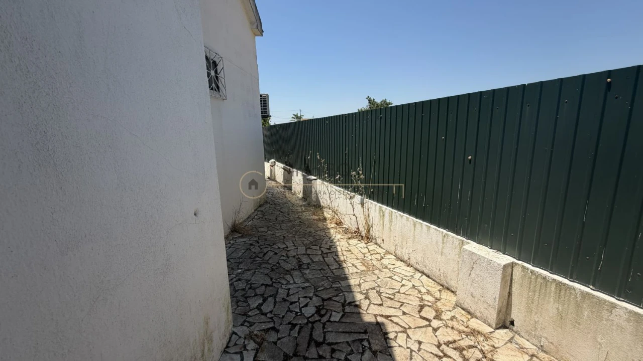 Moradia T4 para Venda em Atalaia e Alto Estanqueiro-Jardia Foto 12