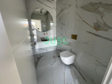 Moradia T4 para Venda em Fernao Ferro