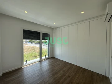 Moradia T4 para Venda em Fernao Ferro