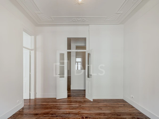 Apartamento T3 para Venda em Campo de Ourique Foto 2
