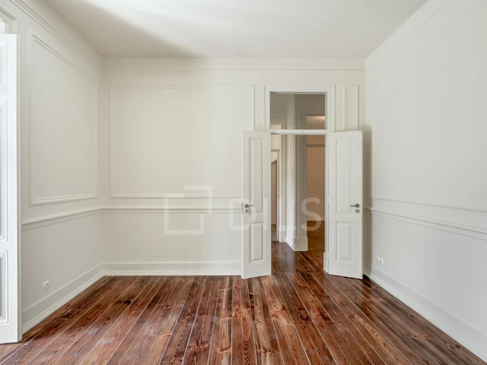 Apartamento T3 para Venda em Campo de Ourique Foto 3