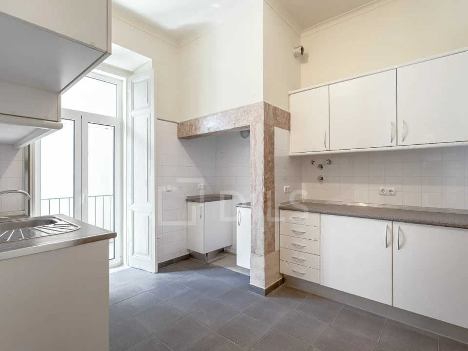 Apartamento T3 para Venda em Campo de Ourique Foto 7