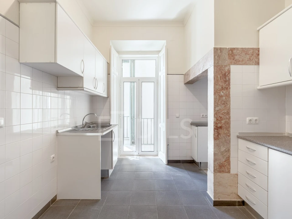 Apartamento T3 para Venda em Campo de Ourique Foto 8