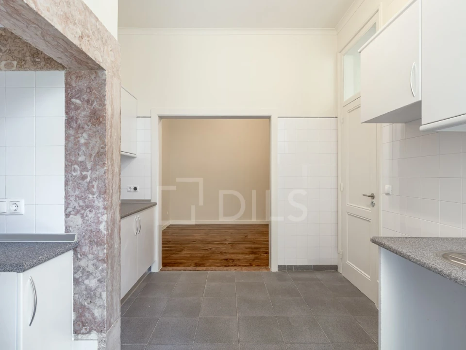 Apartamento T3 para Venda em Campo de Ourique Foto 10