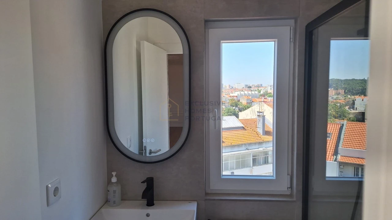 Apartamento T2 para Arrendamento em Campo de Ourique Foto 26