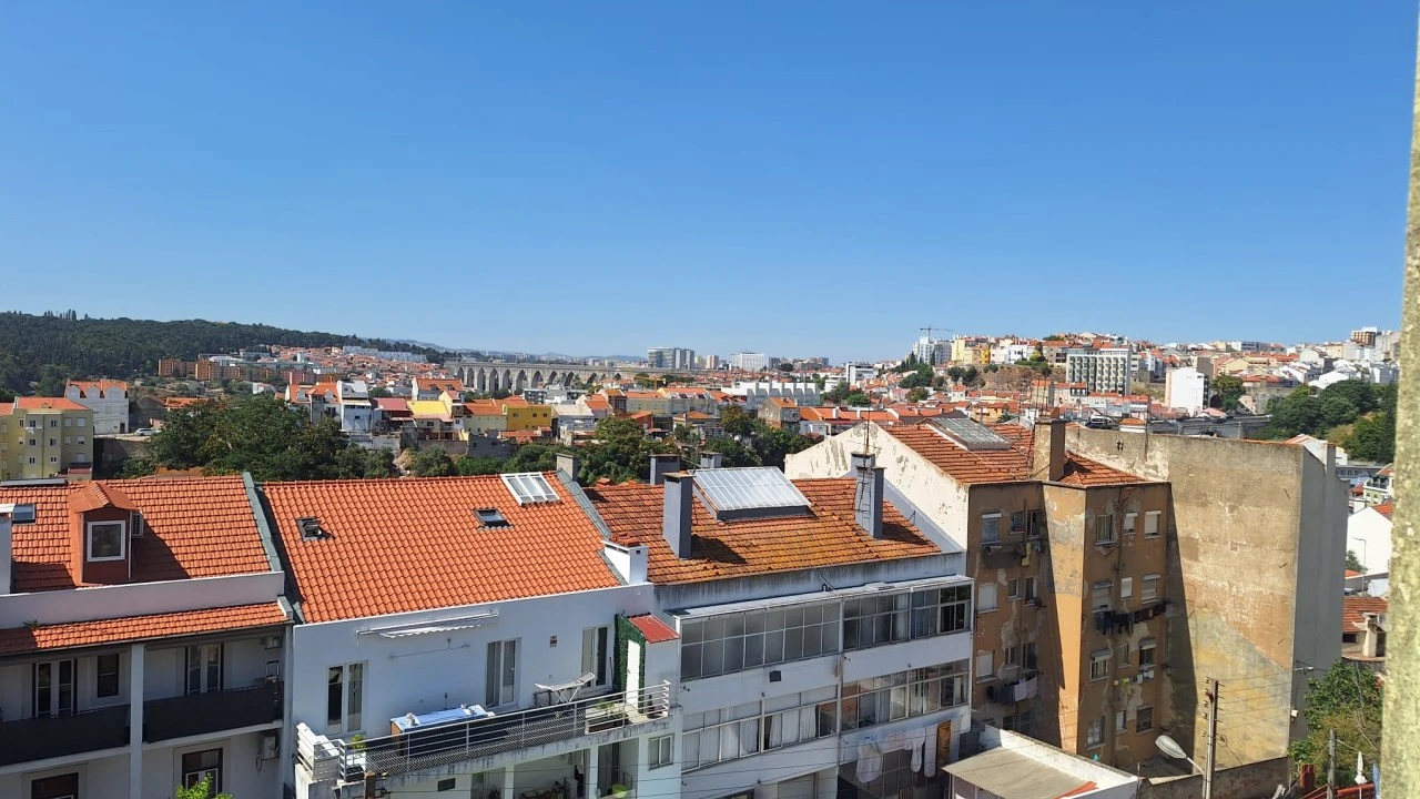 Apartamento T2 para Arrendamento em Campo de Ourique Foto 31