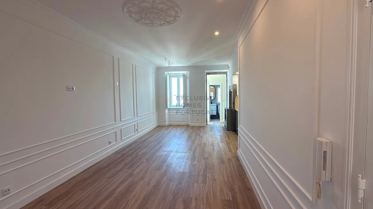 Apartamento T2 para Arrendamento em Campo de Ourique Foto 4