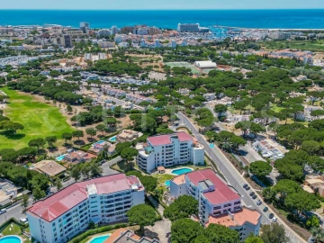 Apartamento para Venda em Quarteira