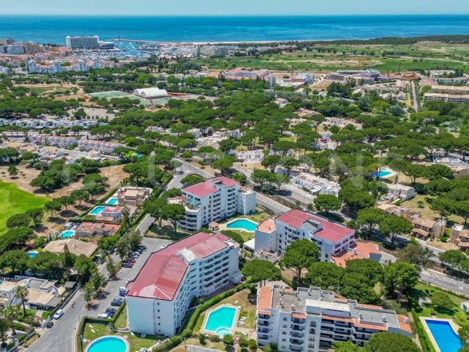 Apartamento para Venda em Quarteira Foto 9