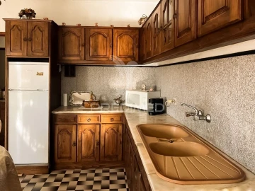 Moradia T6 para Venda em Vale (São Cosme), Telhado e Portela