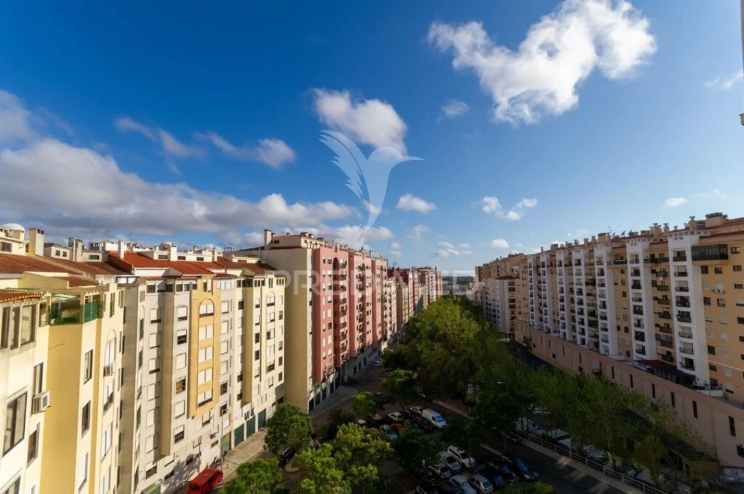 Apartamento T3 para Venda em Massamá e Monte Abraão Foto 13