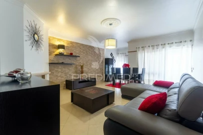 Apartamento T3 para Venda em Massamá e Monte Abraão