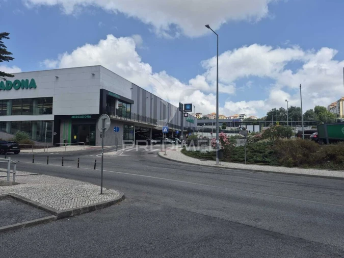 Apartamento T3 para Venda em Massamá e Monte Abraão Foto 15