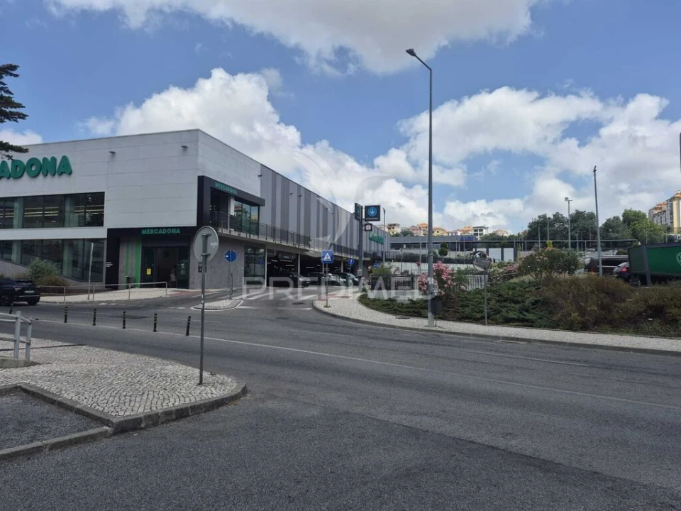 Apartamento T3 para Venda em Massamá e Monte Abraão Foto 15