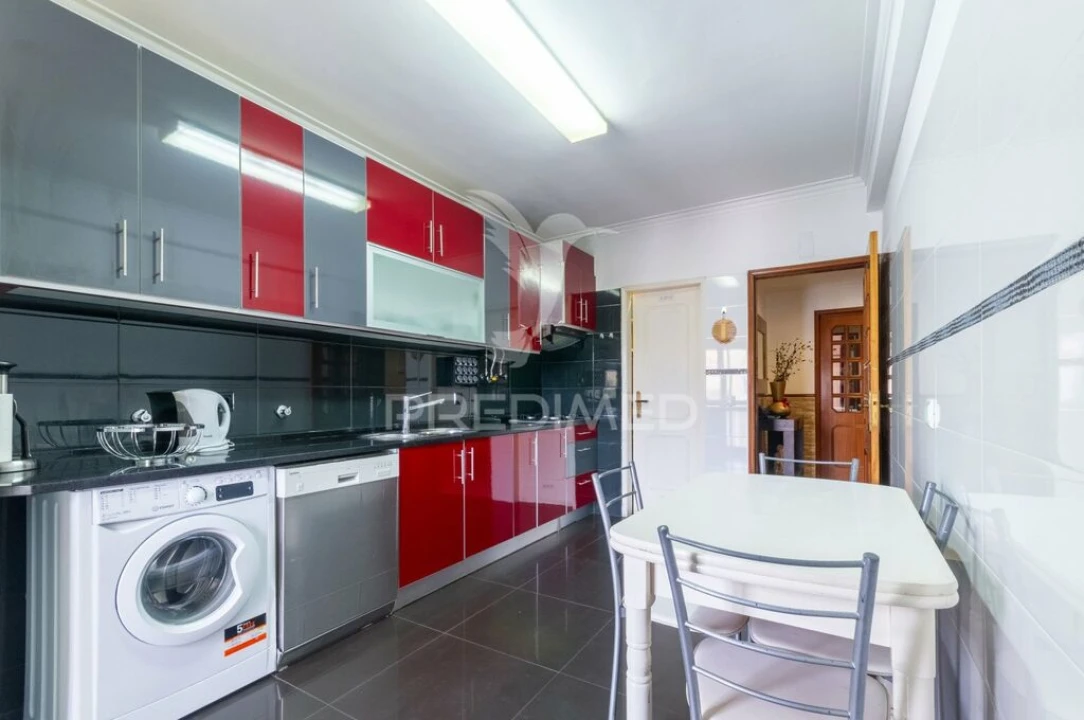 Apartamento T3 para Venda em Massamá e Monte Abraão Foto 6