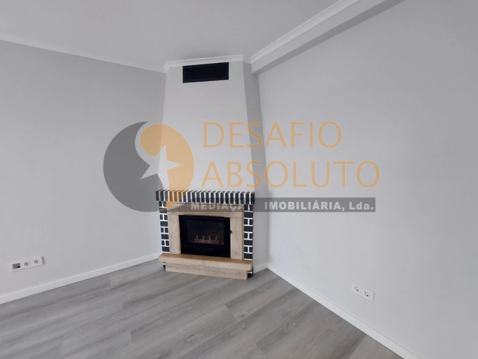 Apartamento T4 para Venda em Amora Foto 5