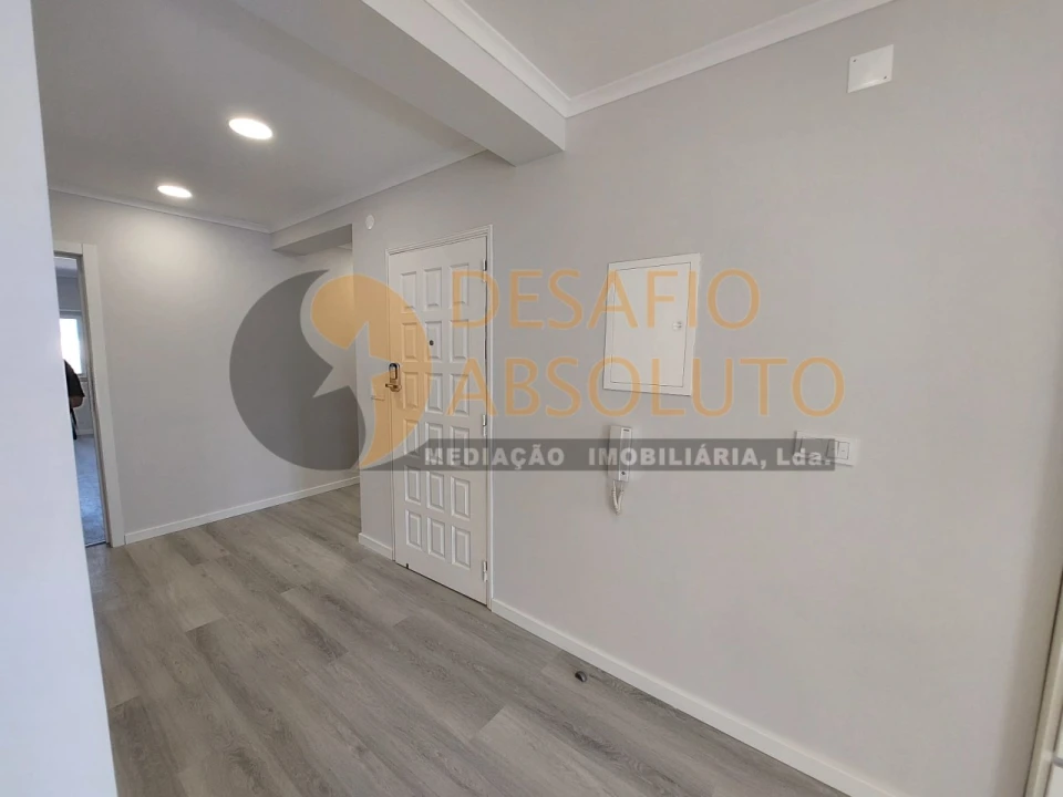 Apartamento T4 para Venda em Amora Foto 10