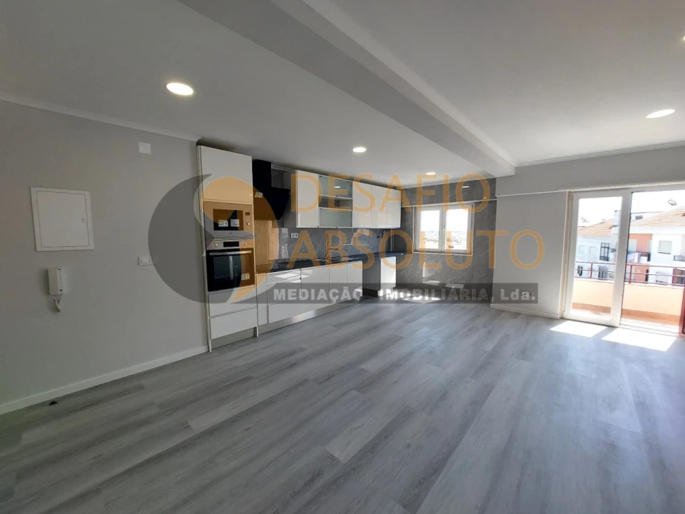 Apartamento T4 para Venda em Amora Foto 3