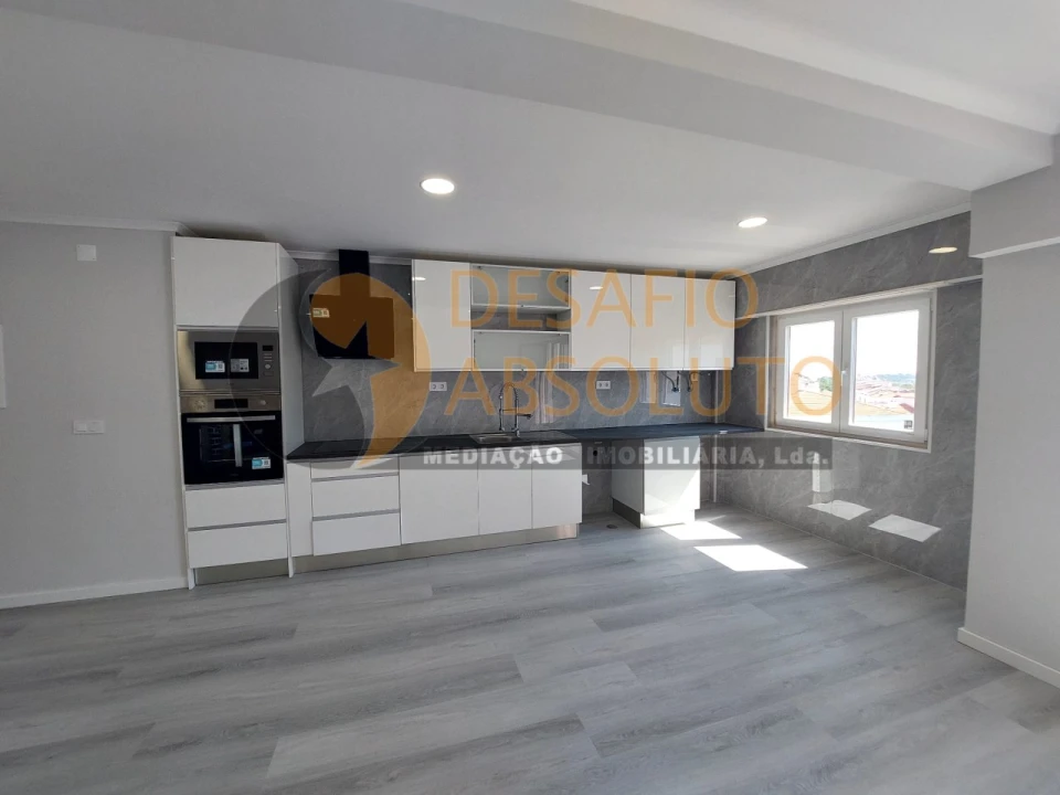 Apartamento T4 para Venda em Amora Foto 6
