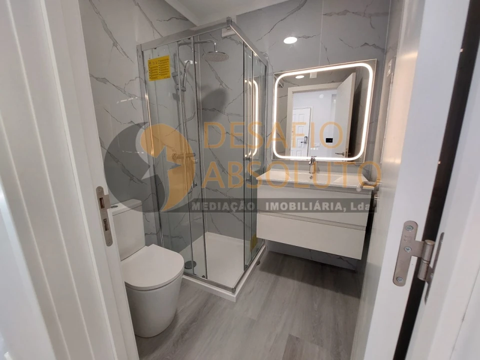 Apartamento T4 para Venda em Amora Foto 25