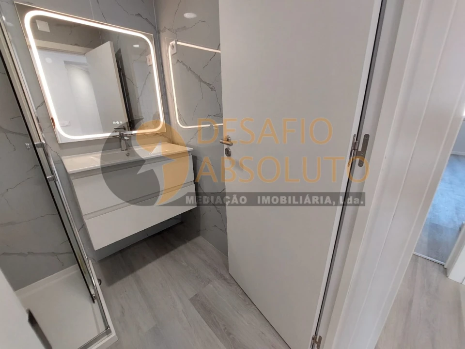Apartamento T4 para Venda em Amora Foto 24