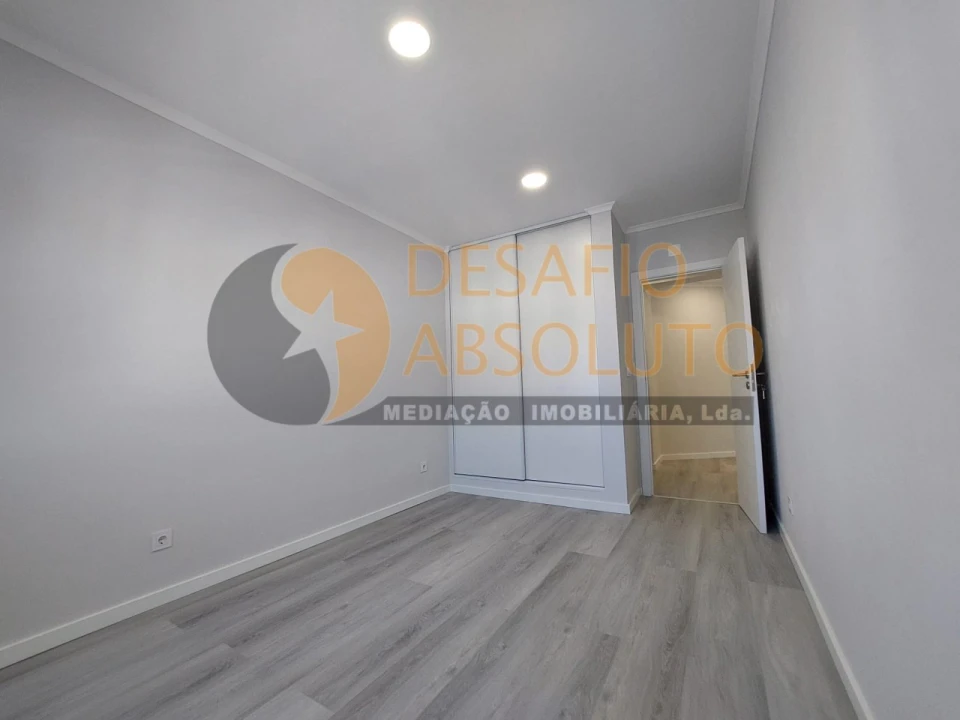 Apartamento T4 para Venda em Amora Foto 14