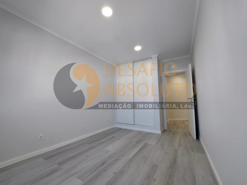 Apartamento T4 para Venda em Amora Foto 17