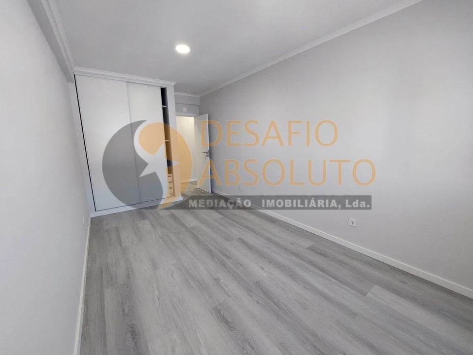 Apartamento T4 para Venda em Amora Foto 16