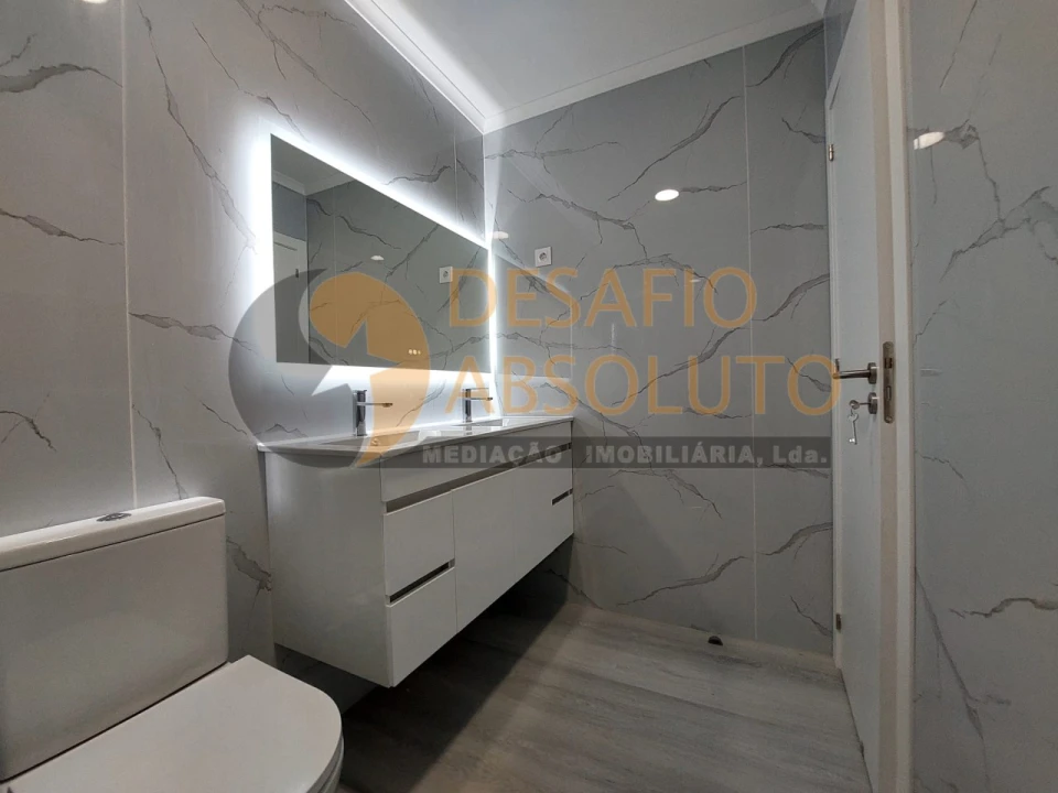 Apartamento T4 para Venda em Amora Foto 22