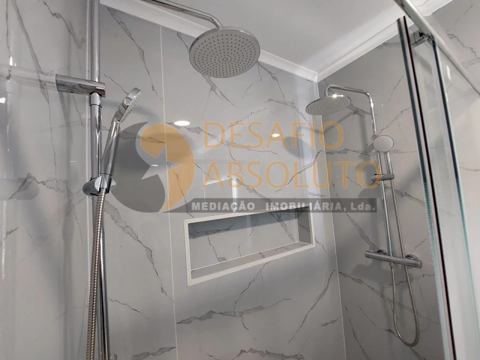 Apartamento T4 para Venda em Amora Foto 23