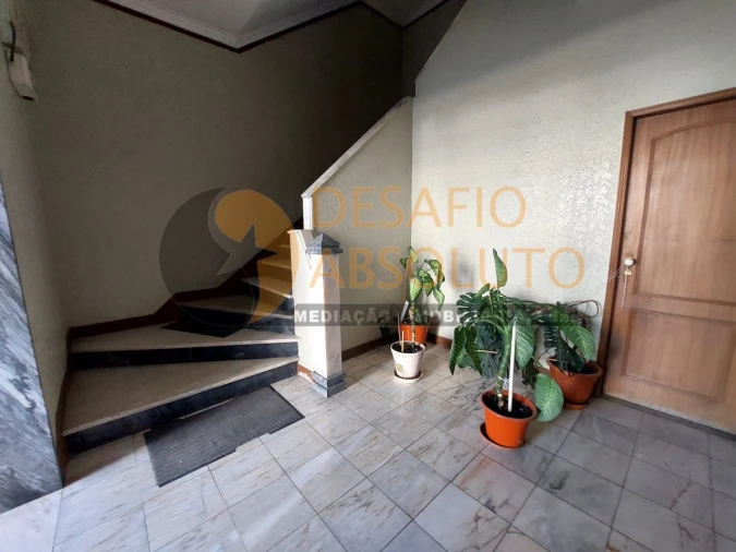 Apartamento T4 para Venda em Amora Foto 9