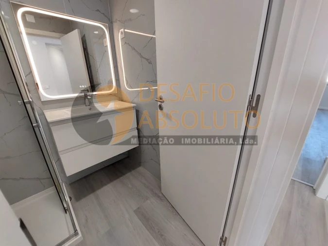 Apartamento T4 para Venda em Amora Foto 24