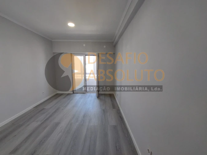Apartamento T4 para Venda em Amora Foto 18