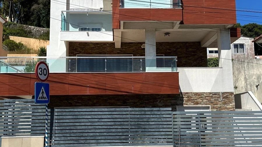 Moradia T4 para Venda em Barcarena