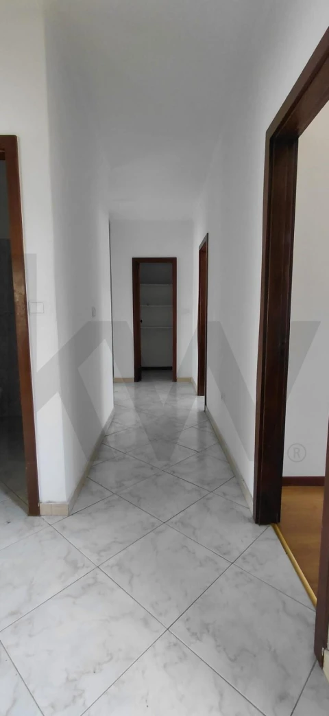 Apartamento T3 para Venda em Carregado e Cadafais