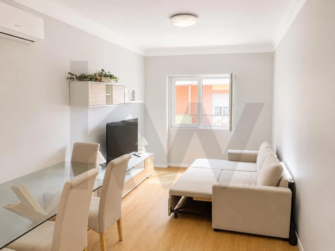 Apartamento T2 para Arrendamento em Campo de Ourique Foto 3
