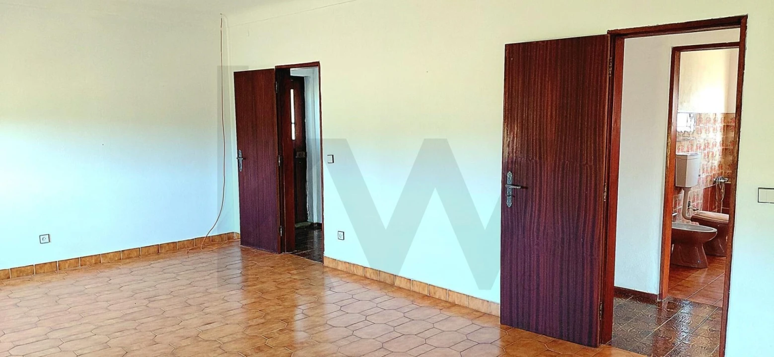 Moradia T2 para Venda em Ota Foto 9