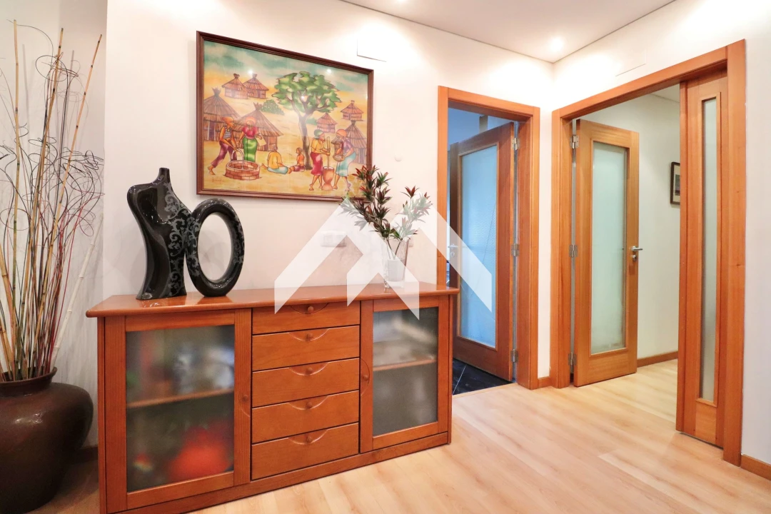 Apartamento T3 para Venda em Rio de Mouro Foto 2