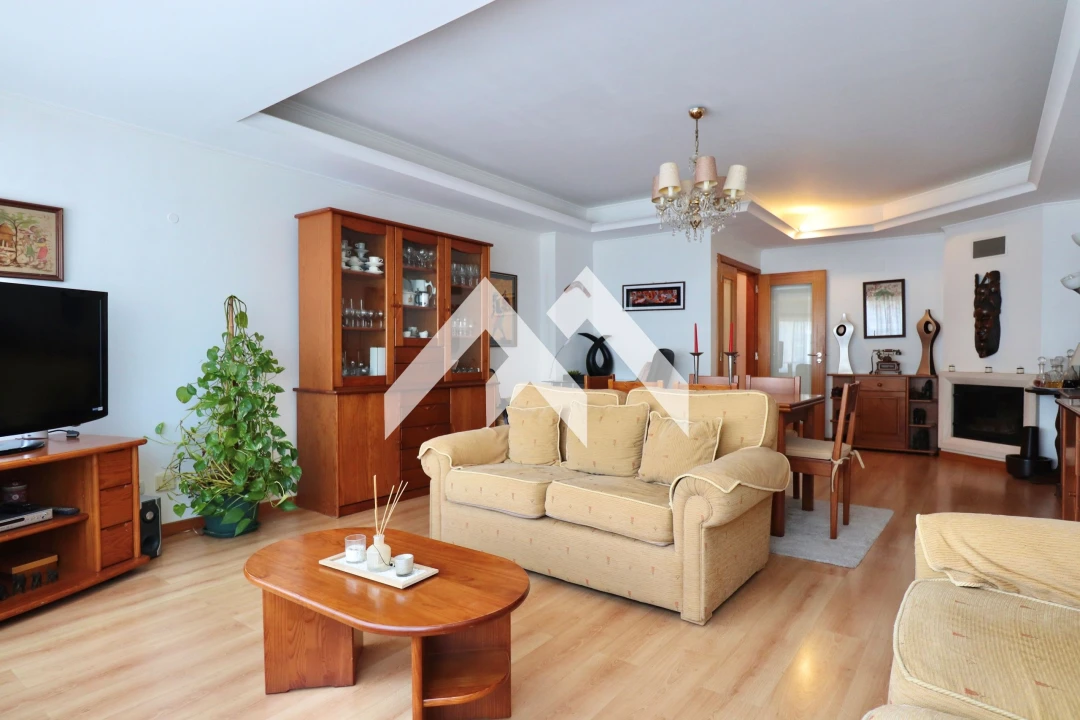 Apartamento T3 para Venda em Rio de Mouro Foto 6