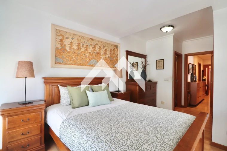 Apartamento T3 para Venda em Rio de Mouro Foto 11