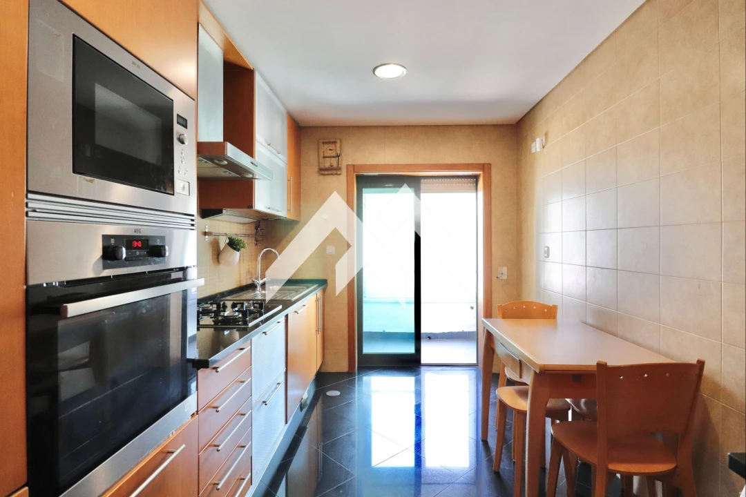 Apartamento T3 para Venda em Rio de Mouro Foto 8
