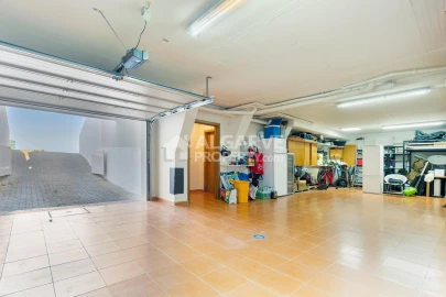 Moradia T4 para Venda em Albufeira e Olhos de Água
