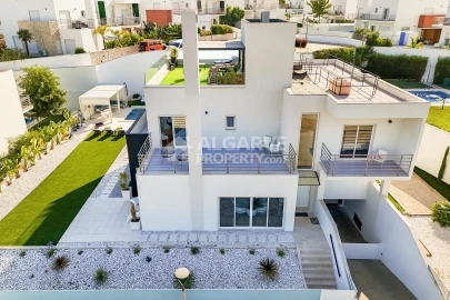 Moradia T4 para Venda em Albufeira e Olhos de Água