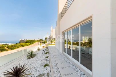 Moradia T4 para Venda em Albufeira e Olhos de Água