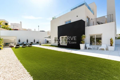 Moradia T4 para Venda em Albufeira e Olhos de Água